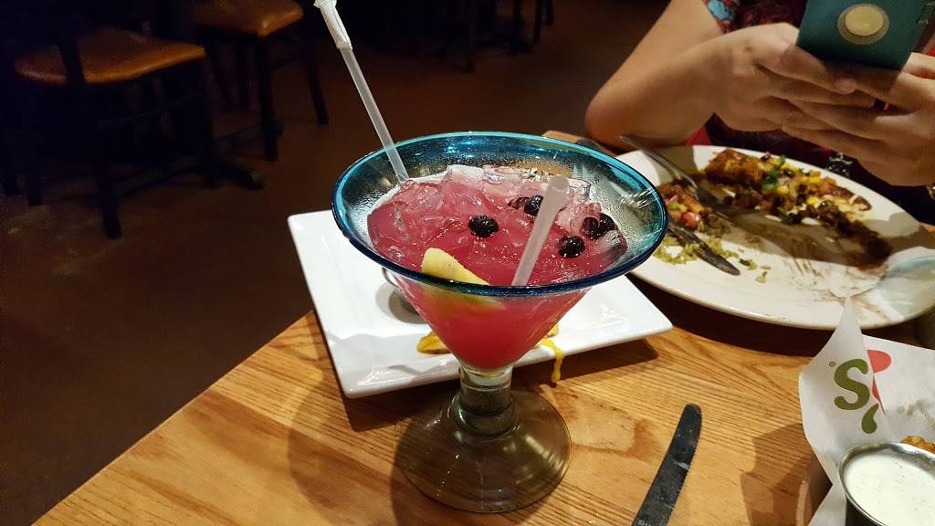 Chilis Grill & Bar | meal takeaway | 305 I-35, Gainesville, TX 76240, USA | 9406686169 OR +1 940-668-6169