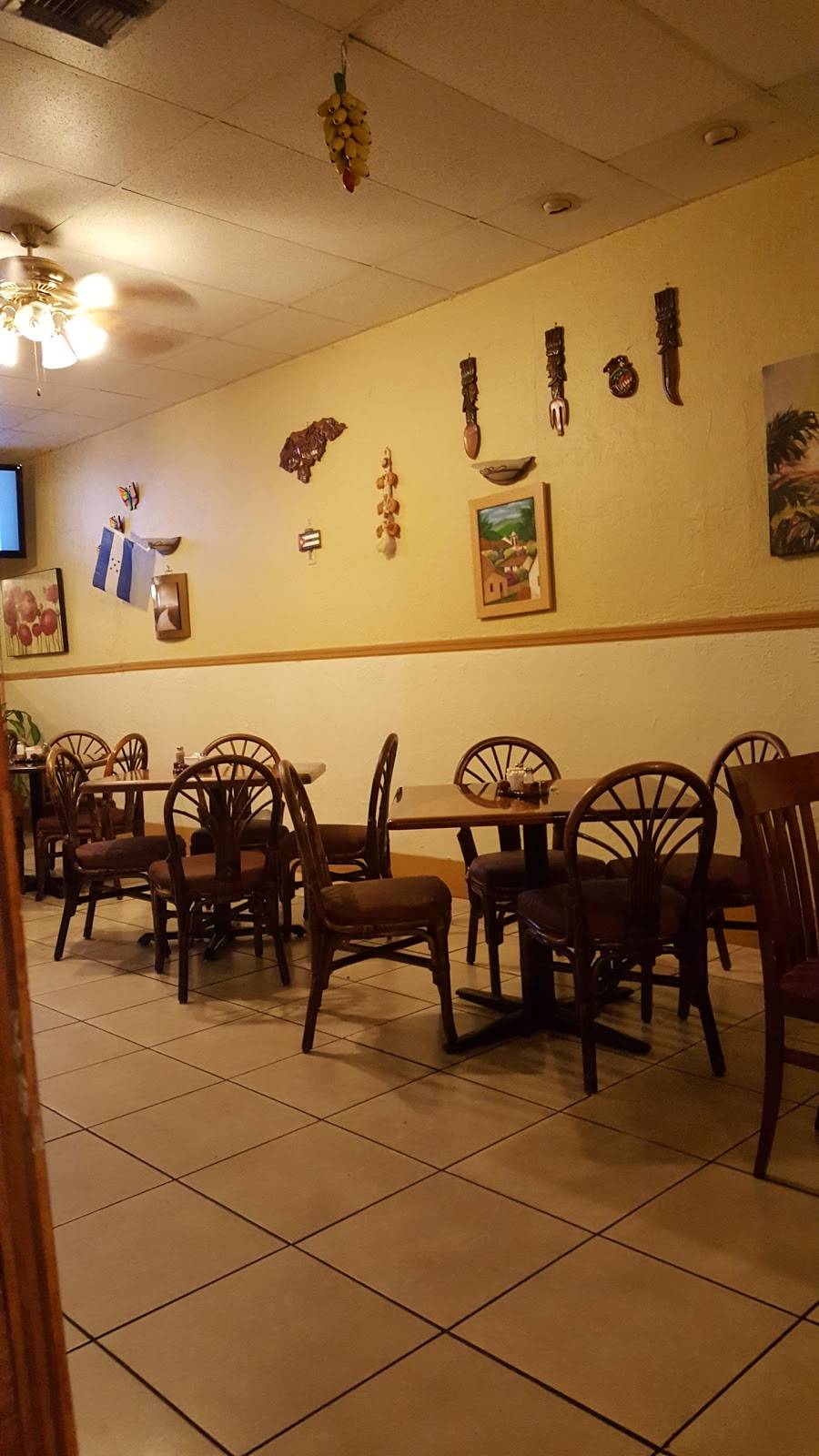 Los Catrachos | restaurant | 4663 Lake Worth Rd, Greenacres, FL 33463, USA | 5614338404 OR +1 561-433-8404