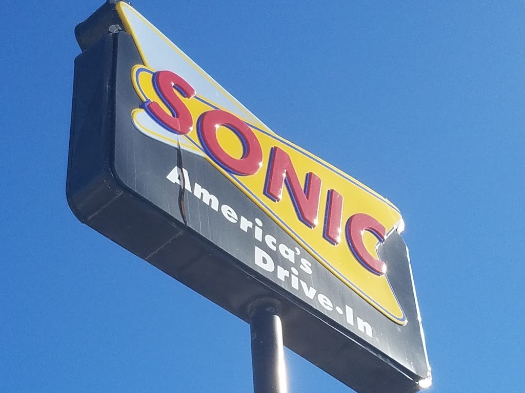Sonic Drive-In | restaurant | 2337 N Main St, Junction, TX 76849, USA | 3254469201 OR +1 325-446-9201