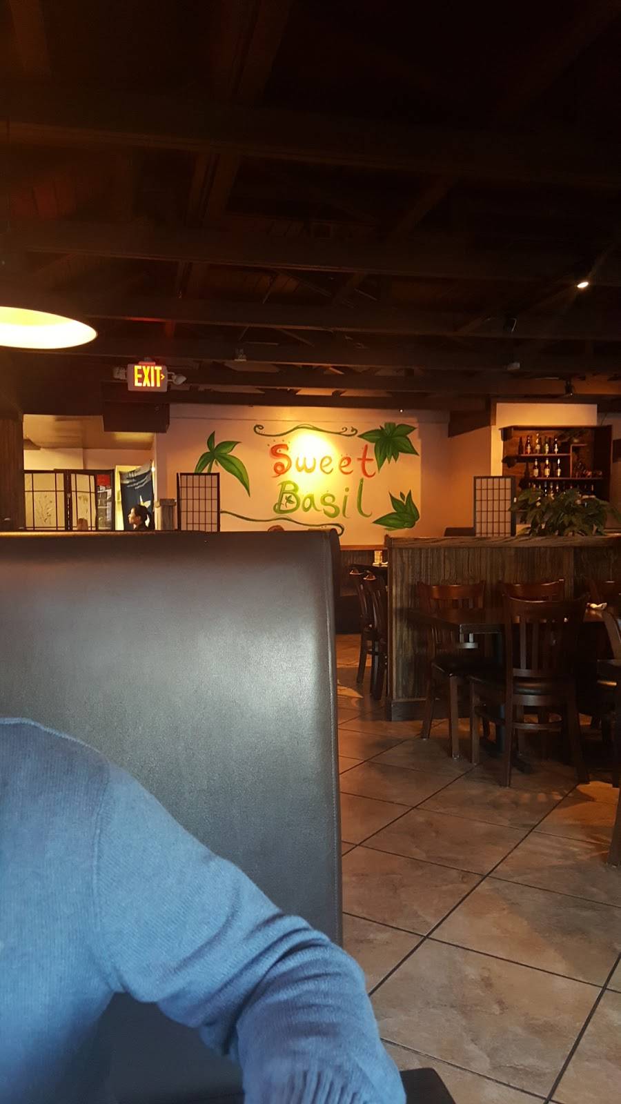 Sweet Basil Thai Restaurant | restaurant | 33 East St, Plainville, CT 06062, USA | 8607473338 OR +1 860-747-3338