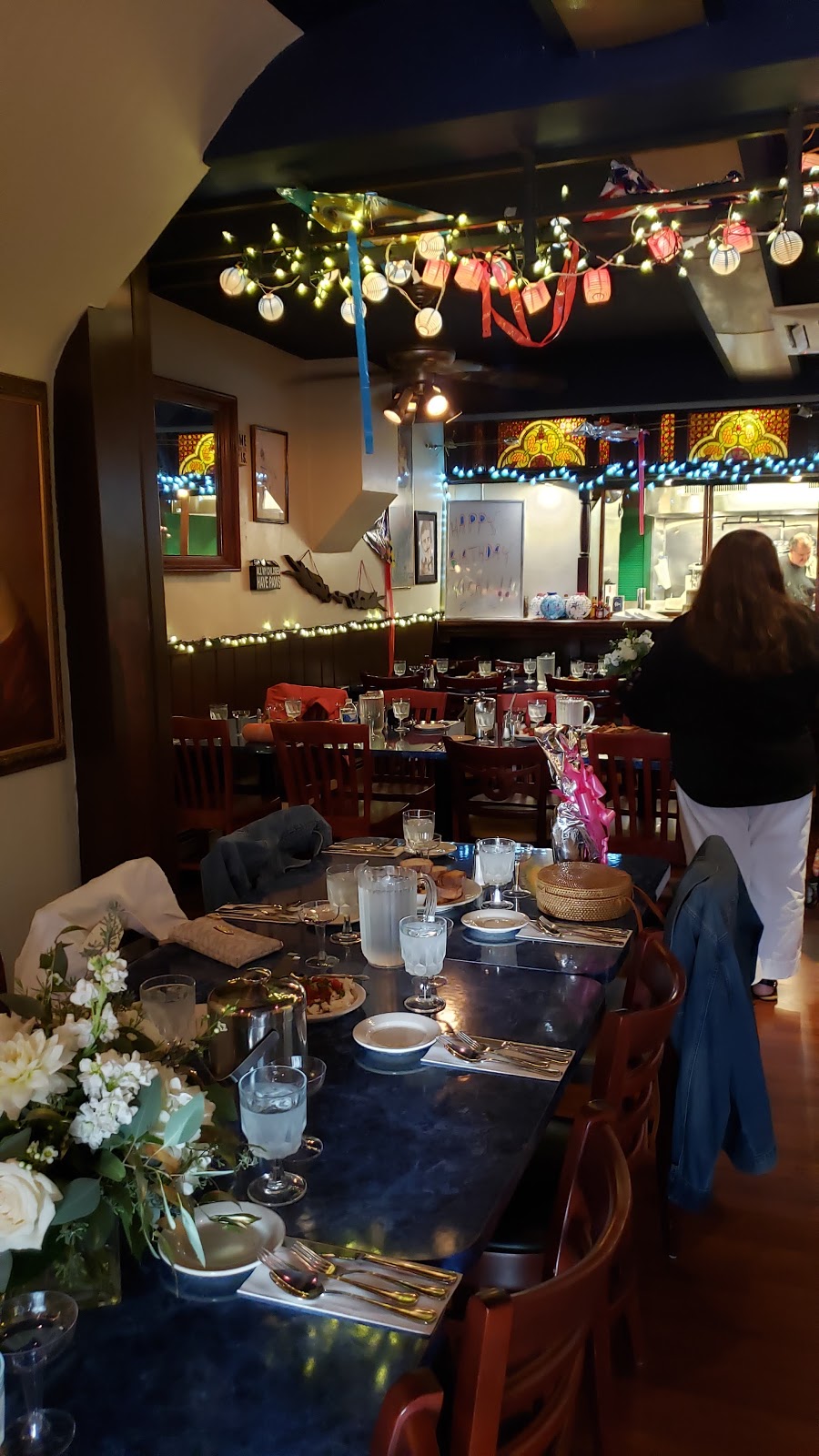 Henrys Cafe & Fine Groceries | cafe | 20 S Charlotte St, Pottstown, PA 19464, USA | 6103260069 OR +1 610-326-0069