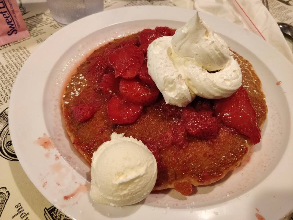 Little House of Pancakes | bakery | 807 East Pkwy, Gatlinburg, TN 37738, USA | 8654368784 OR +1 865-436-8784