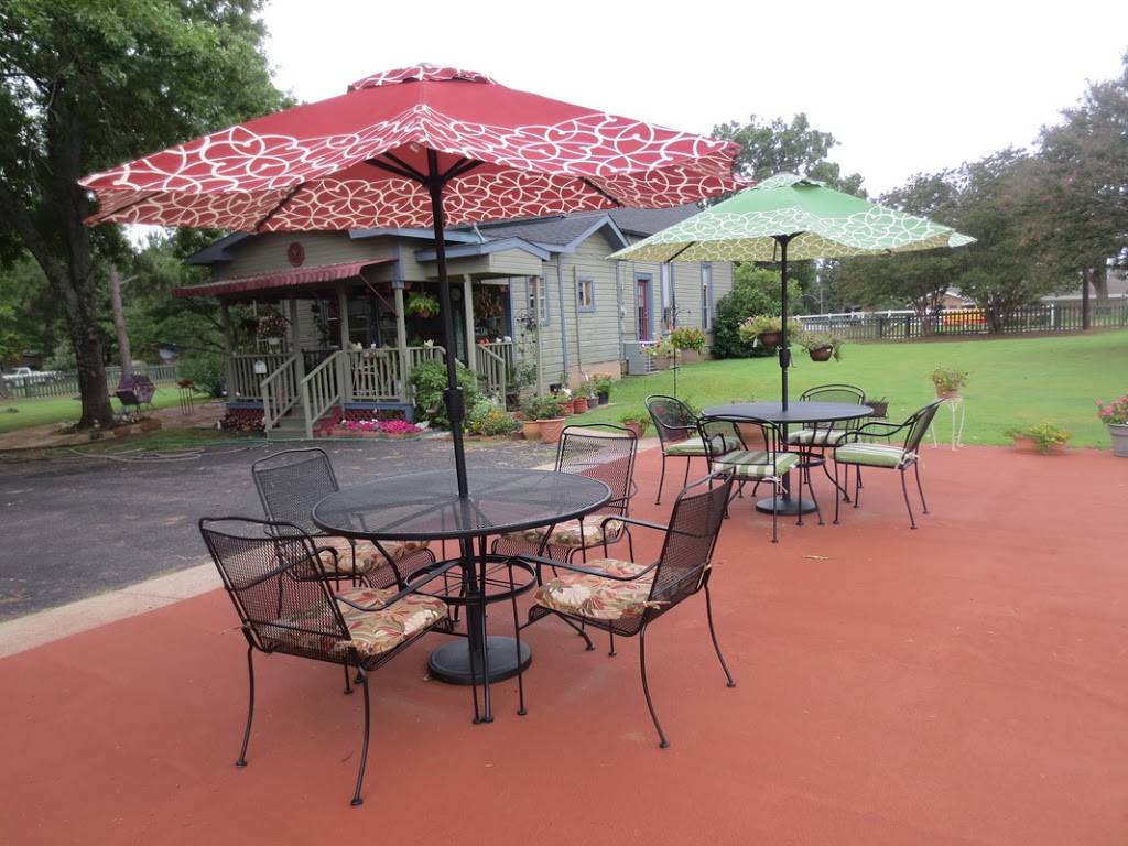 The Geranium House Bed & Breakfast / Tea Room & Bistro | cafe | 600 Wood St, Athens, TX 75751, USA | 9036756895 OR +1 903-675-6895