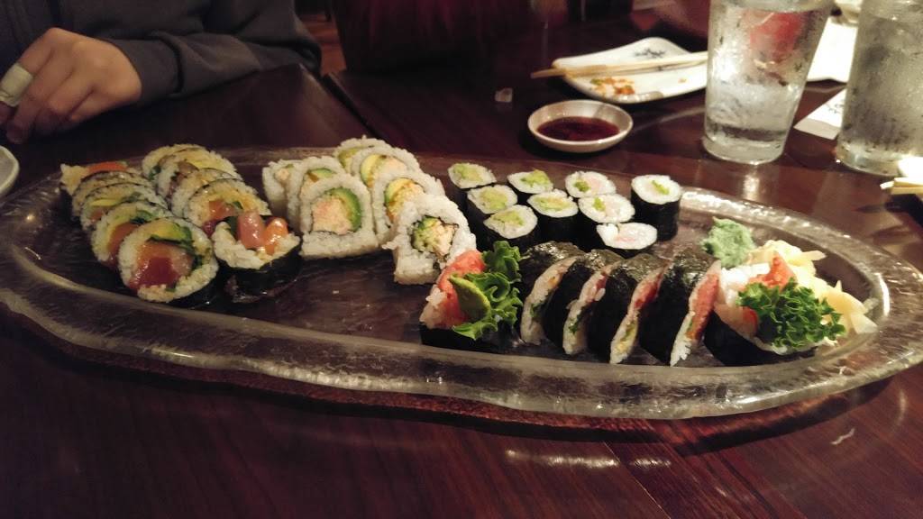 Yumis Sushi Bar | restaurant | 217 Water St, Excelsior, MN 55331, USA | 9524741720 OR +1 952-474-1720