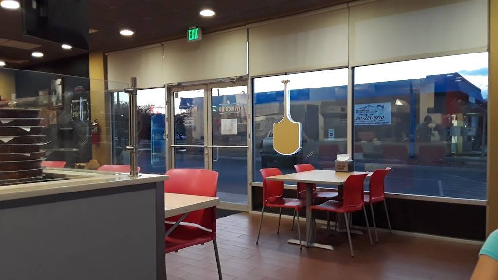 Dominos Pizza | meal delivery | 609 E King Ave, Kingsville, TX 78363, USA | 3615955591 OR +1 361-595-5591