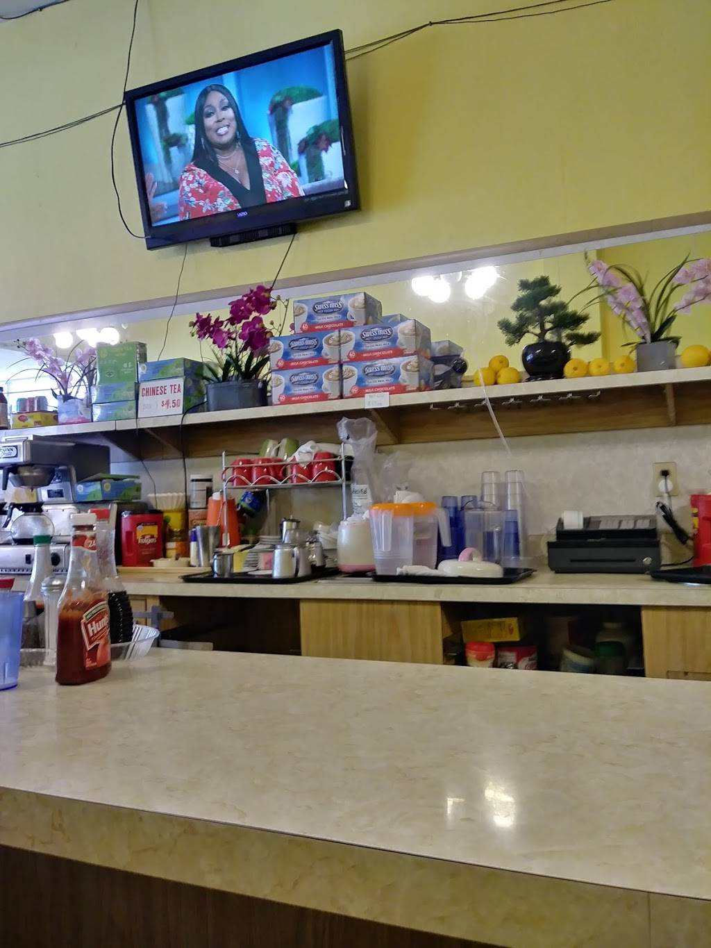 Golden Star Cafe | restaurant | 1400 Macdonald Ave, Richmond, CA 94801, USA | 5102340573 OR +1 510-234-0573