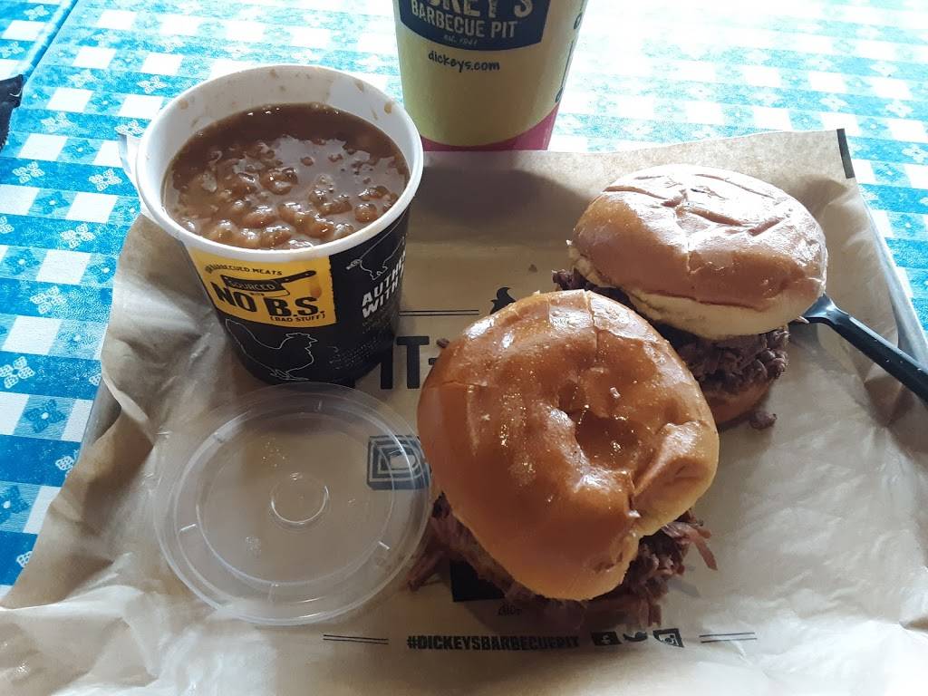 Dickeys Barbecue Pit | restaurant | 2345 Madison St, Clarksville, TN 37043, USA | 9313683030 OR +1 931-368-3030
