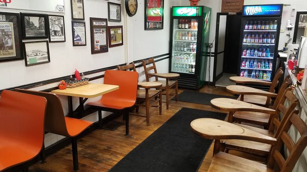 Nicks Hot Dogs | restaurant | 534 S Main St, Fall River, MA 02721, USA | 5086773890 OR +1 508-677-3890