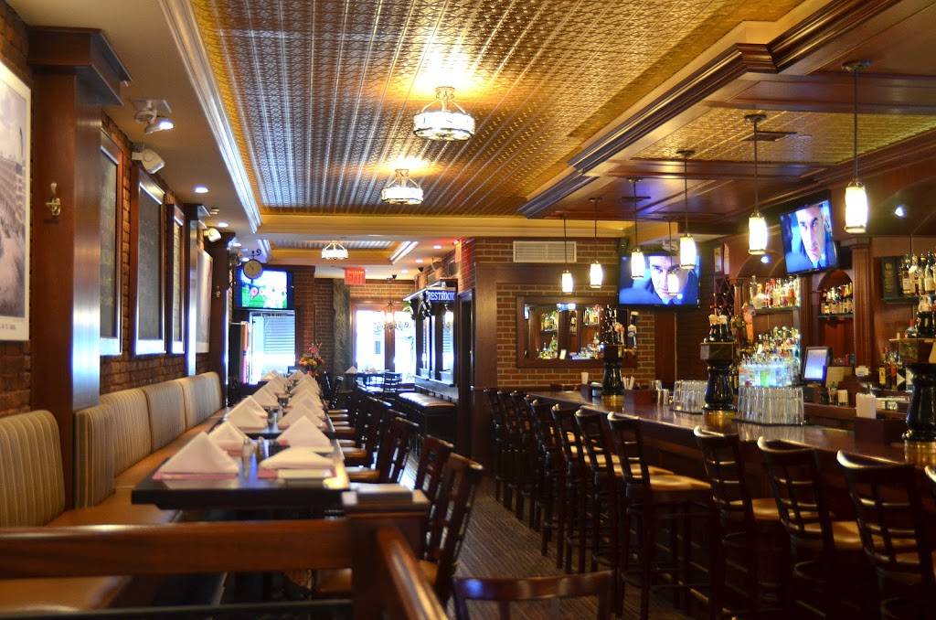 Ryan Maguires Ale House | restaurant | 28 Cliff St, New York, NY 10038, USA | 2125666906 OR +1 212-566-6906