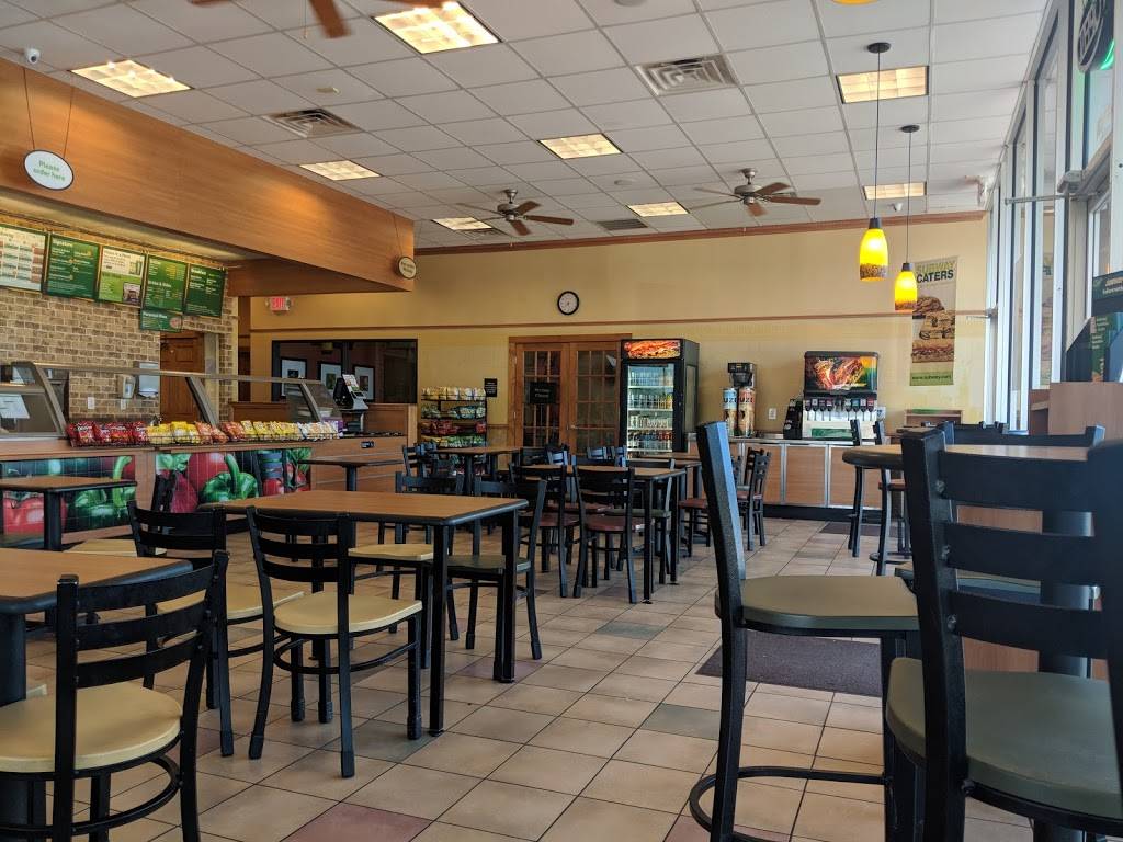 Subway Restaurants | restaurant | 900 N. Austin Avenue Suite 602 Republic Square Shopping Ctr, Georgetown, TX 78626, USA | 5128697827 OR +1 512-869-7827