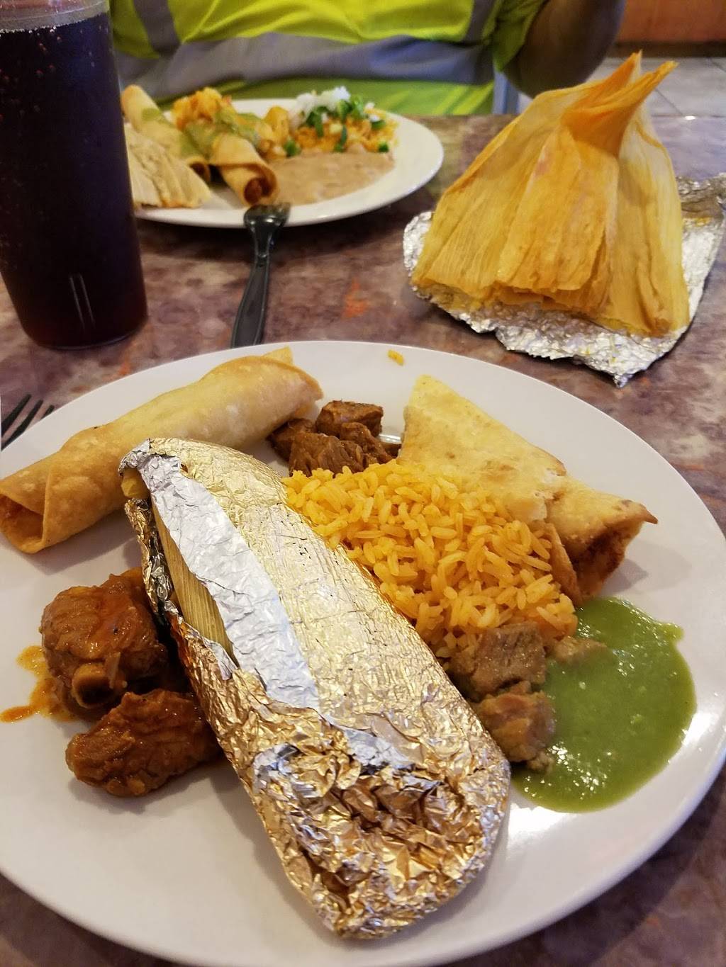 Los Tamales - Restaurant 