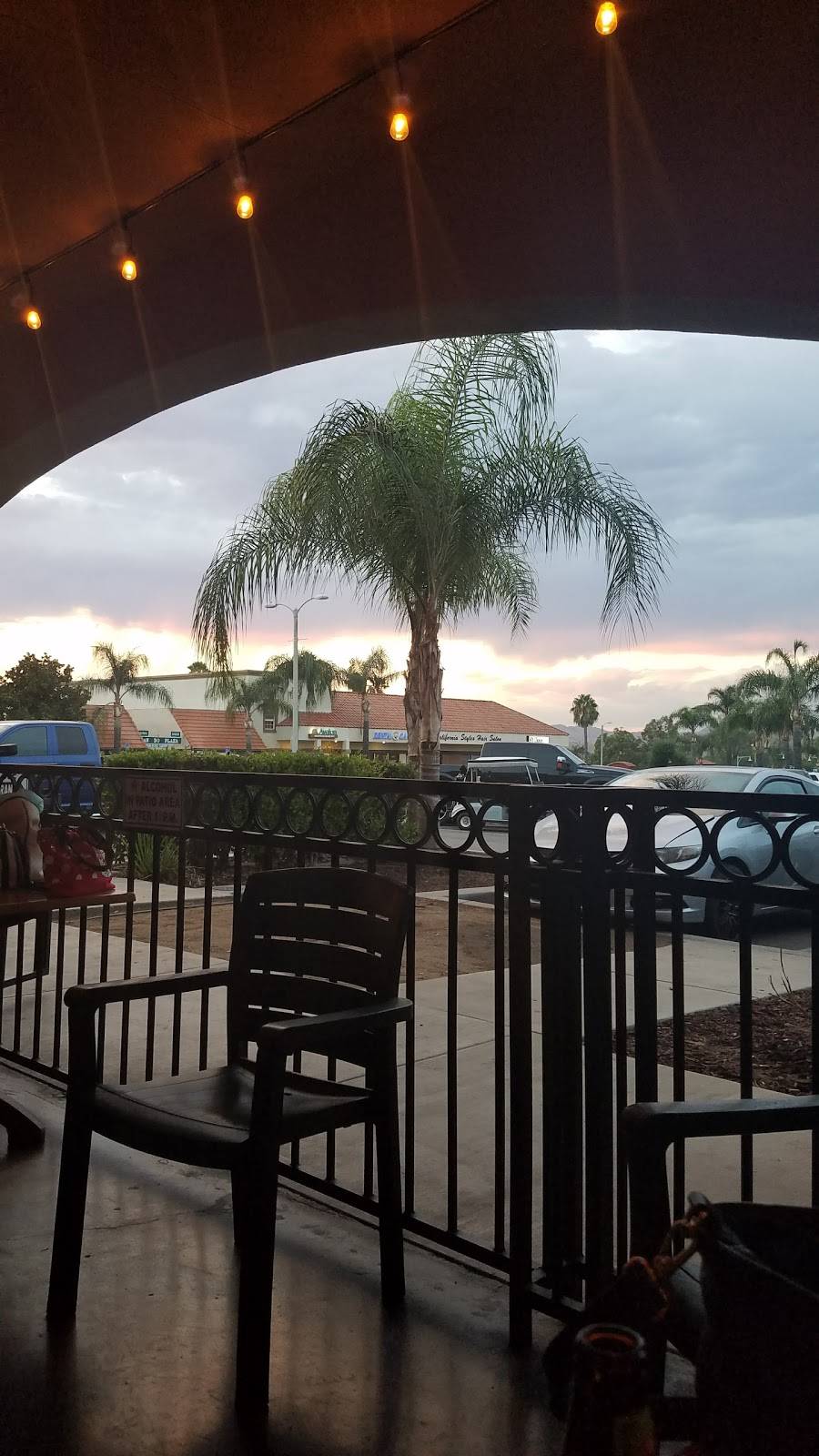 Sports Stop Pub & Grill | restaurant | 31586 Railroad Canyon Rd, Canyon Lake, CA 92587, USA | 9512443369 OR +1 951-244-3369