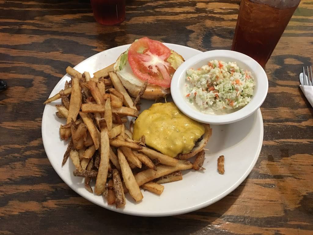 The Hungry Farmer | restaurant | 122 N Mecklenburg Ave, South Hill, VA 23970, USA | 4344473145 OR +1 434-447-3145