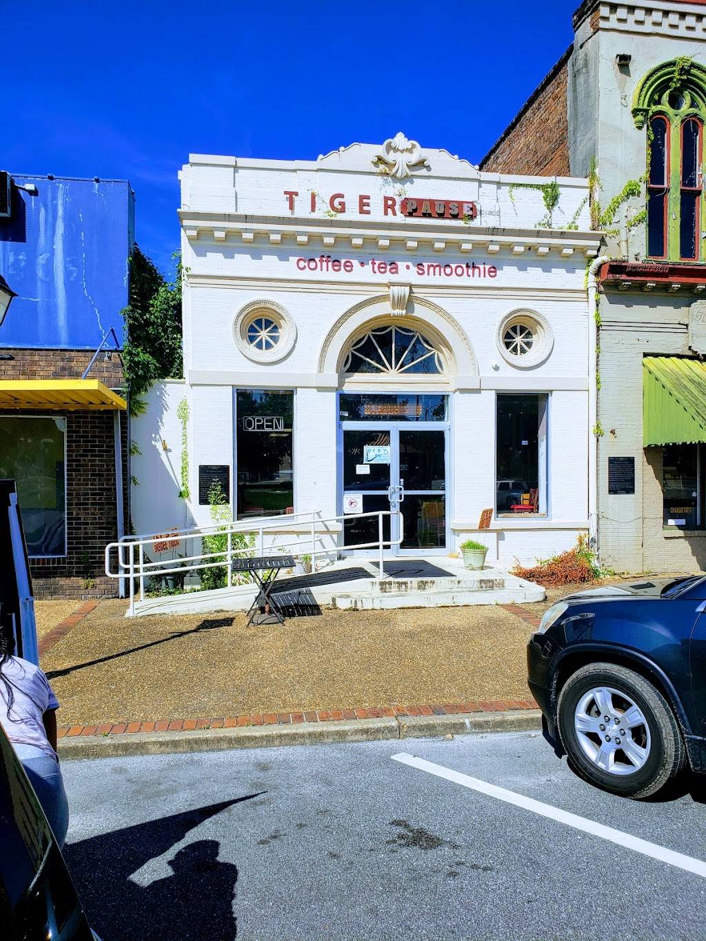 Tiger Pause | cafe | 117 Westside St, Tuskegee, AL 36083, USA | 3347271007 OR +1 334-727-1007
