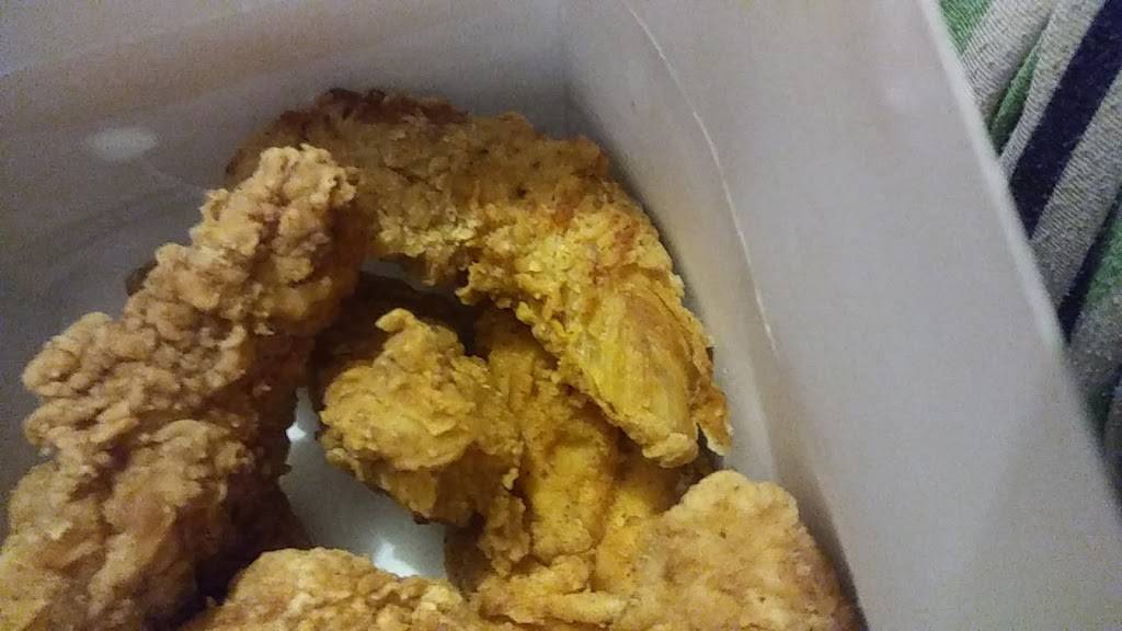 Chesters Fried Chicken | restaurant | 627 Pittsburgh St, Springdale, PA 15144, USA | 7247157746 OR +1 724-715-7746