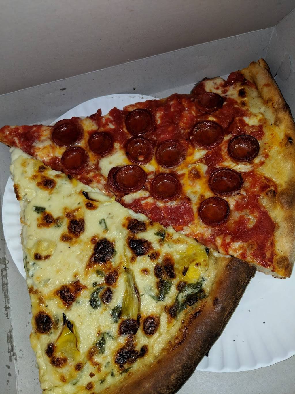 Artichoke Basilles Pizza | restaurant | 22-56 31st St, Astoria, NY 11105, USA | 7182158100 OR +1 718-215-8100