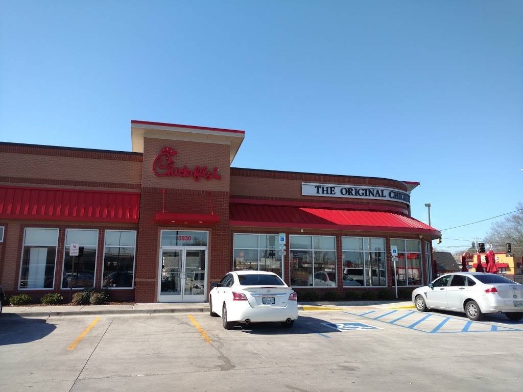 Chick-fil-A - Restaurant | 5830 Brainerd Rd, Chattanooga, TN 37411, USA