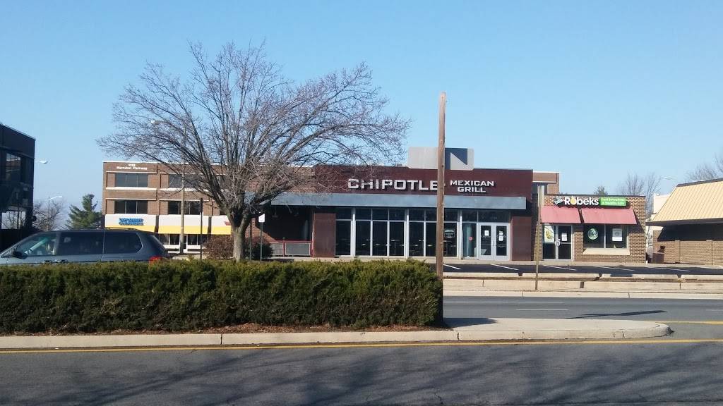 Chipotle Mexican Grill | restaurant | 1144 Elden St, Herndon, VA 20170, USA | 7034353325 OR +1 703-435-3325