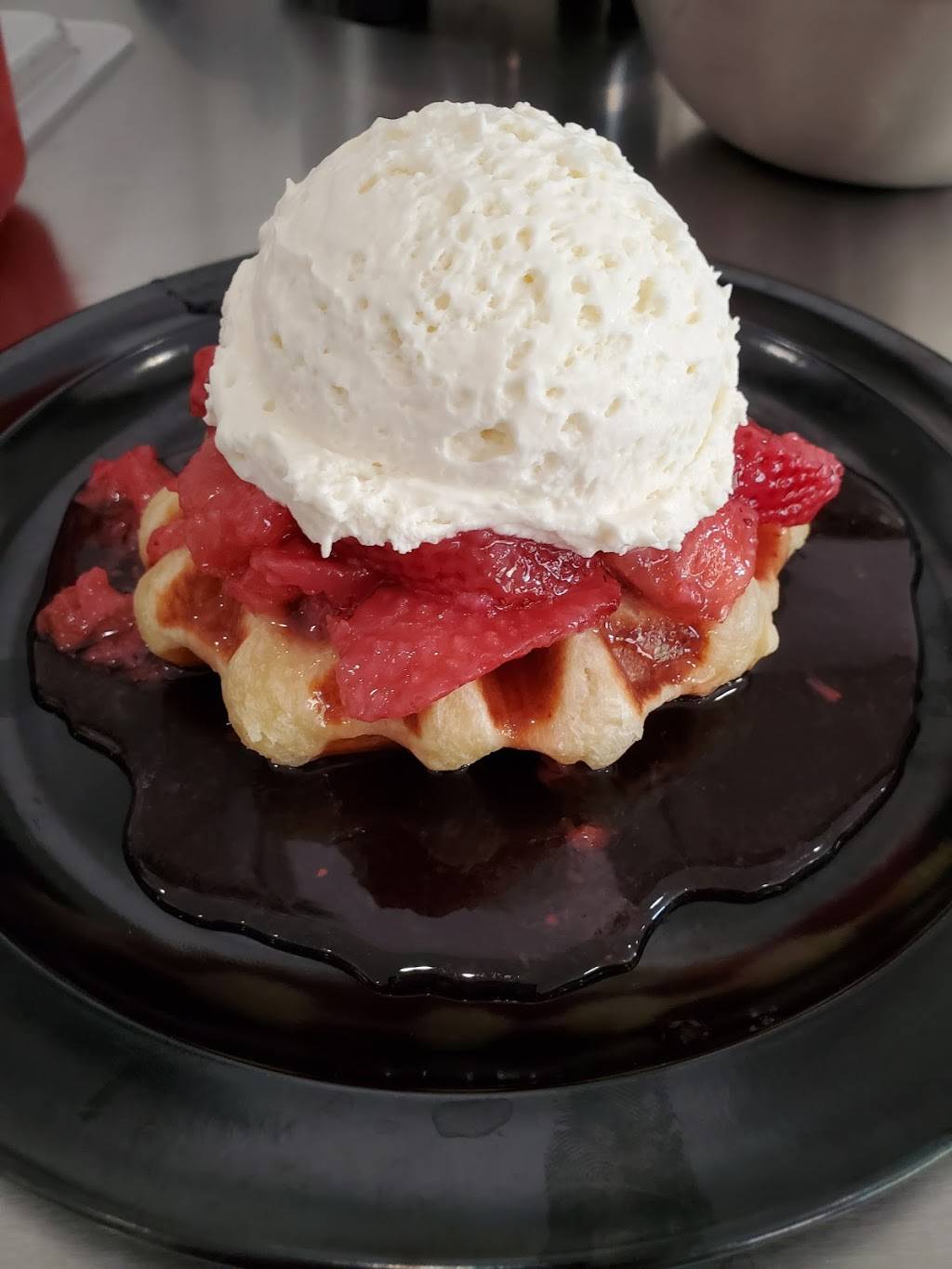 WAKE UP AND WAFFLE | restaurant | 110 E Water St, Sandusky, OH 44870, USA | 4195041580 OR +1 419-504-1580