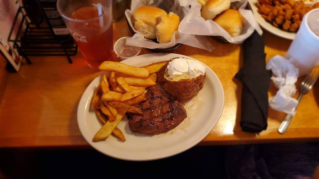 Texas Roadhouse | restaurant | 3786 Parkway, Pigeon Forge, TN 37863, USA | 8652861543 OR +1 865-286-1543