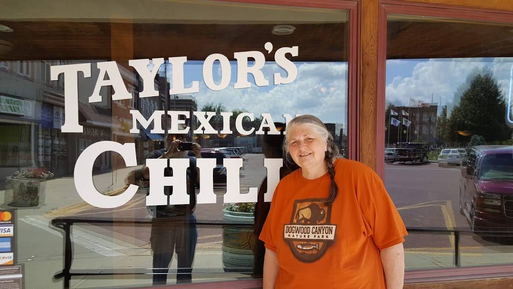 Taylors Mexican Chili Parlor | restaurant | 510 N Side Square, Carlinville, IL 62626, USA | 2178547516 OR +1 217-854-7516