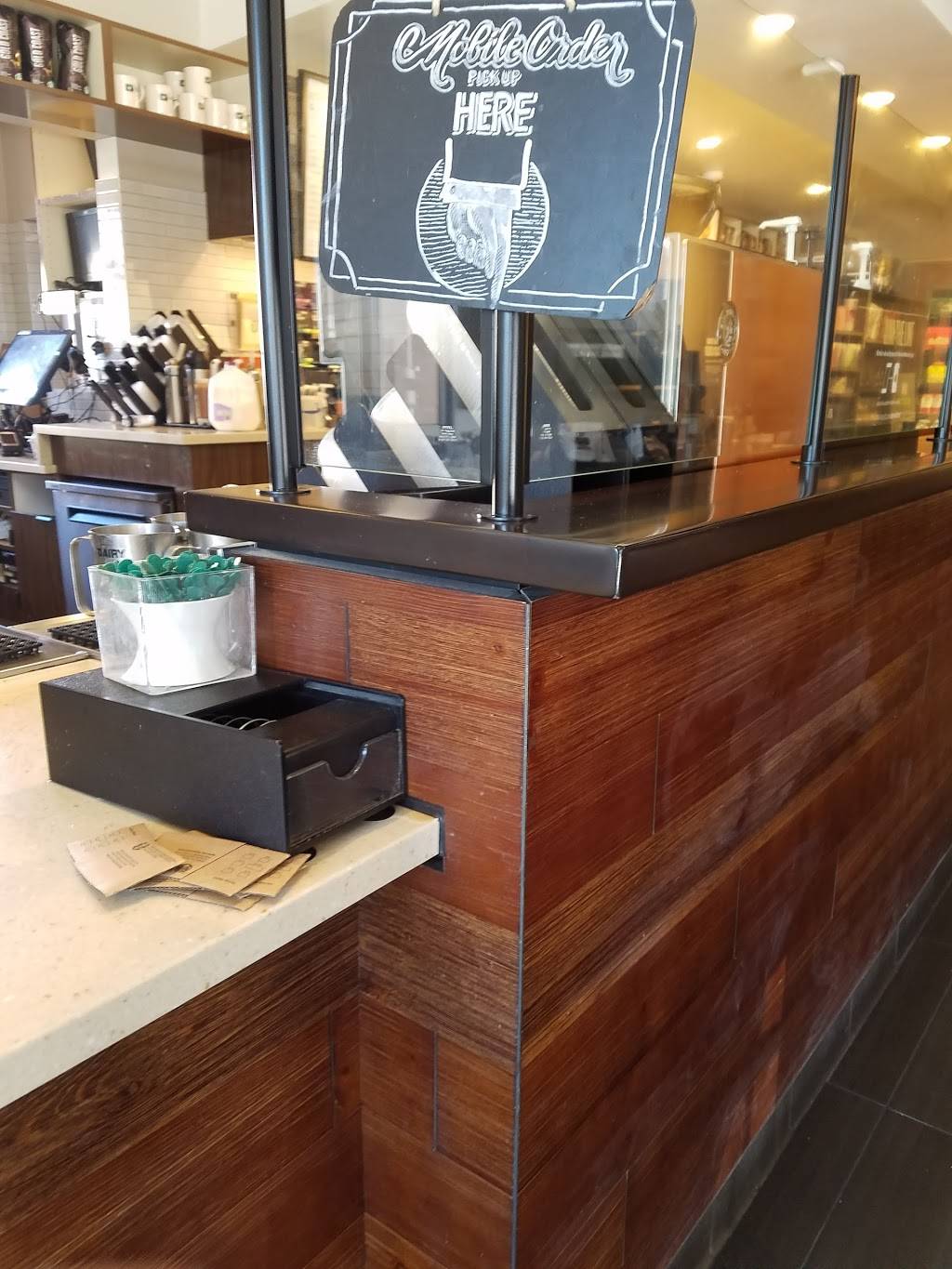 Starbucks - Cafe | 3042 Saviers Rd, Oxnard, CA 93033, USA