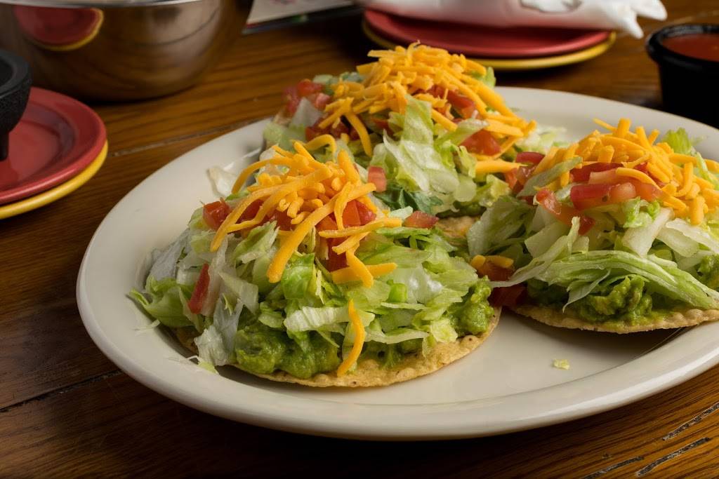 La Hacienda | restaurant | 114 E Henderson St, Overton, TX 75684, USA | 9038343355 OR +1 903-834-3355