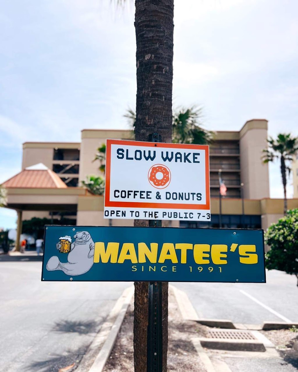 Slow Wake Coffee and Donuts | restaurant | 573 Santa Rosa Blvd, Fort Walton Beach, FL 32548, USA | 8502448686 OR +1 850-244-8686