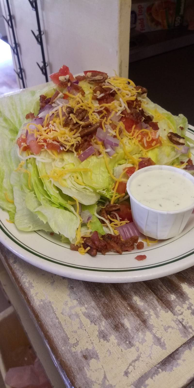 10th Street Station | restaurant | 616 10th St, Fort Madison, IA 52627, USA | 3193726985 OR +1 319-372-6985