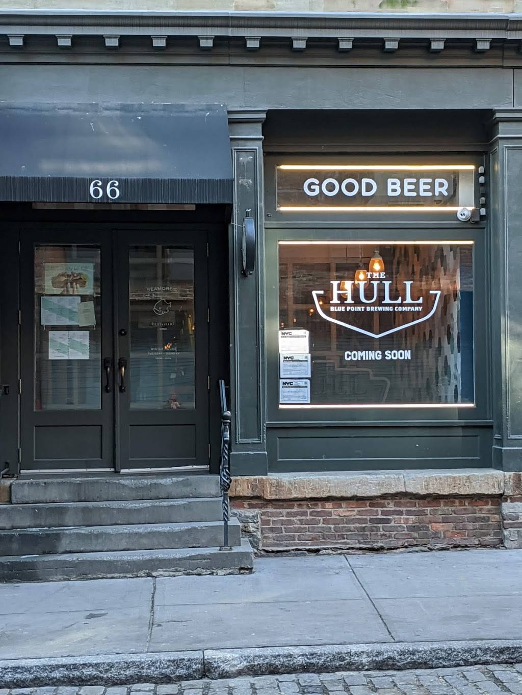 The Hull by Blue Point Brewing | restaurant | under Seamores, 66 Water St, Brooklyn, NY 11201, USA