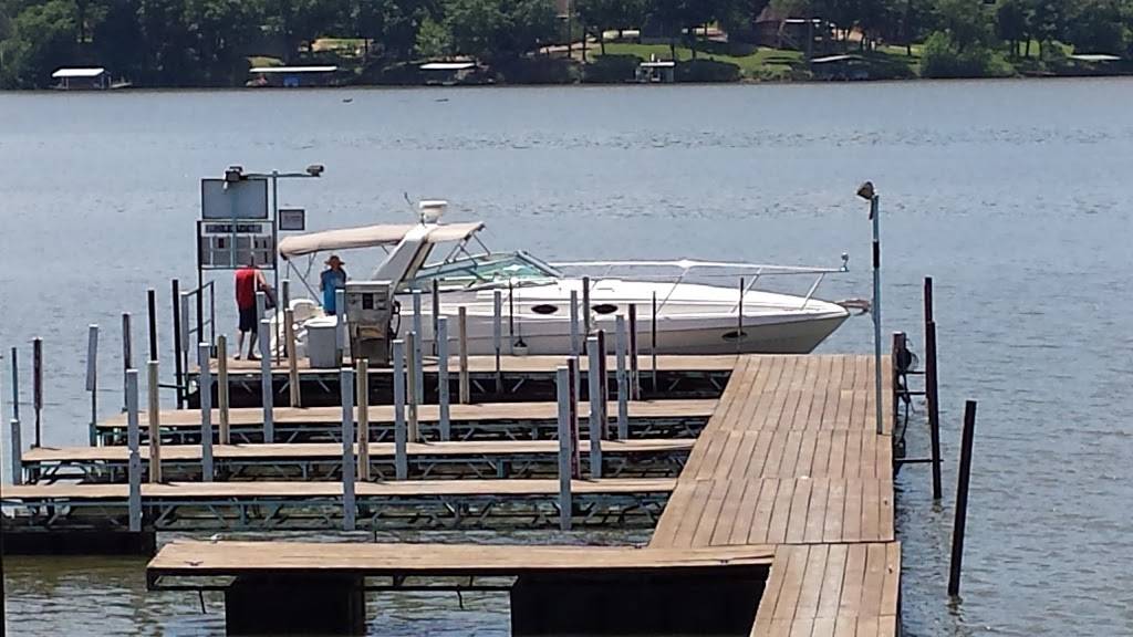 BuckNaked Restaurant, Bar & Marina | restaurant | 29580 Waters Edge Road, Lincoln, MO 65338, USA | 6606682003 OR +1 660-668-2003