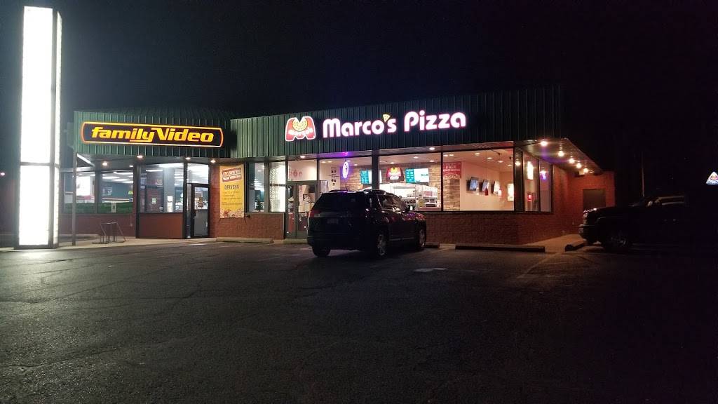 Marcos Pizza | meal delivery | 112 W Maple Ave, Beaver Dam, WI 53916, USA | 9203198101 OR +1 920-319-8101
