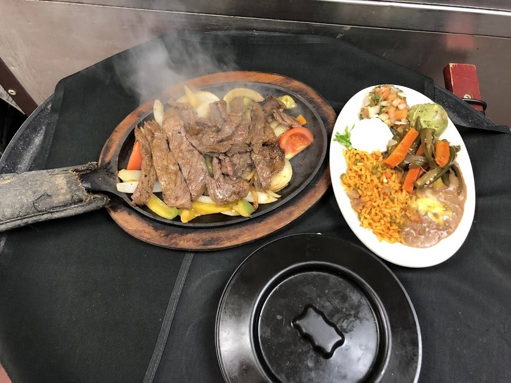 Luna de Noche Restaurant | restaurant | 4001 N University Ave, Carencro, LA 70520, USA | 3375650546 OR +1 337-565-0546