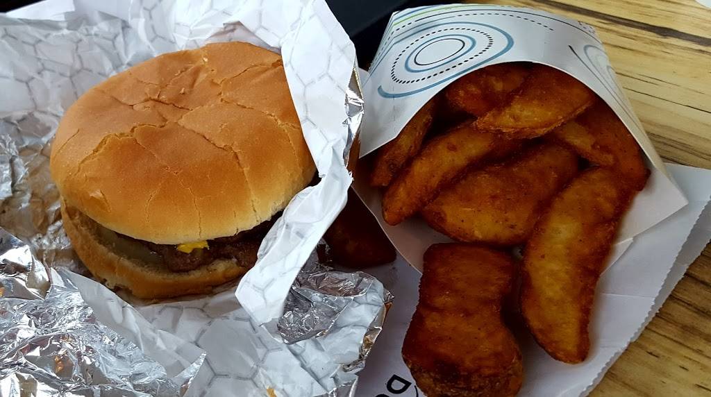 Phillips Drive In | restaurant | 18499 Alberta St, Oneida, TN 37841, USA | 4235694002 OR +1 423-569-4002