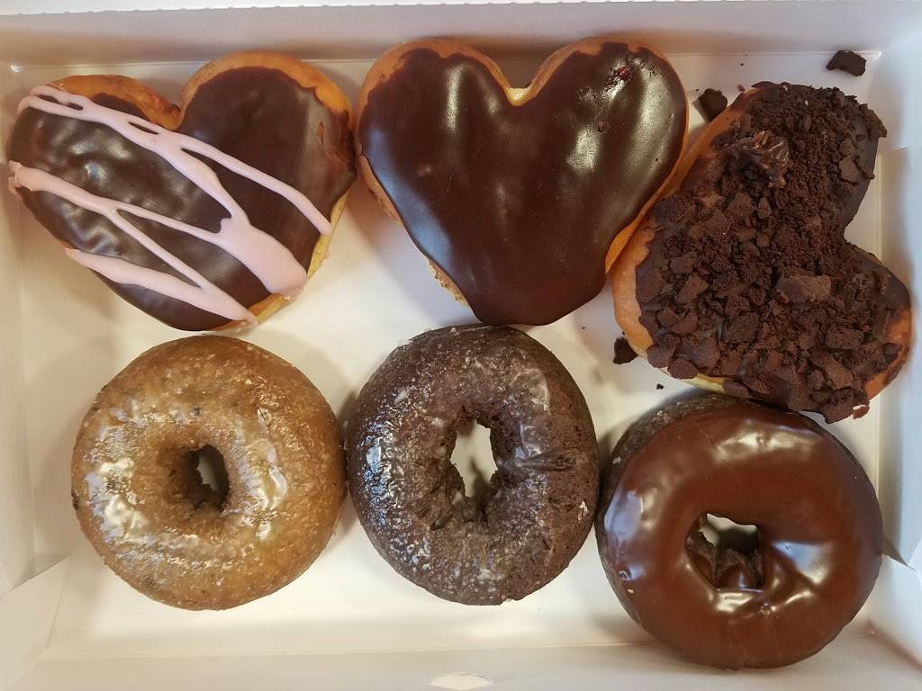 Dunkin | bakery | 670 Brandon Ave SW, Roanoke, VA 24015, USA | 5409853113 OR +1 540-985-3113
