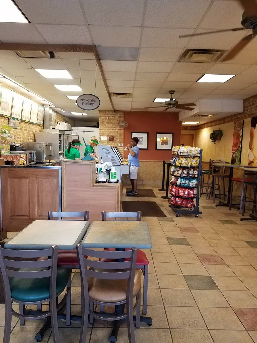 Subway | 905 High St, Worthington, OH 43085, USA