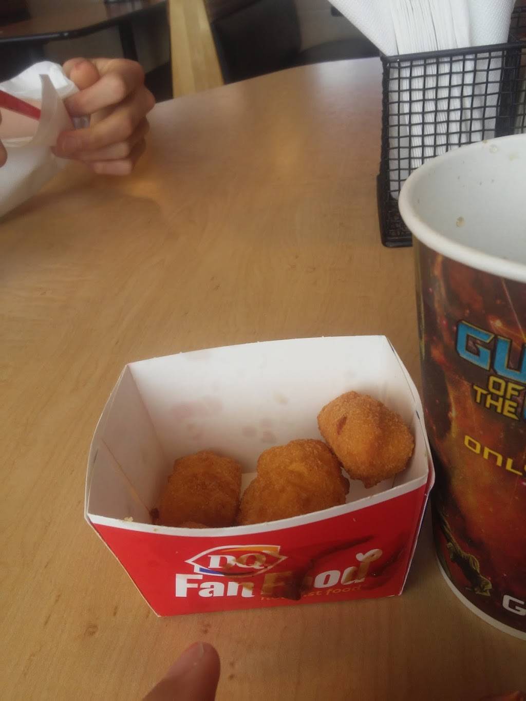 Dairy Queen Grill & Chill | restaurant | 685 W Main St, El Paso, IL 61738, USA | 3095276460 OR +1 309-527-6460