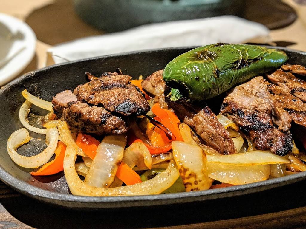 Jack Astor’s | restaurant | 17830 Yonge St, Newmarket, ON L3Y 8S1, Canada | 9059670401 OR +1 905-967-0401