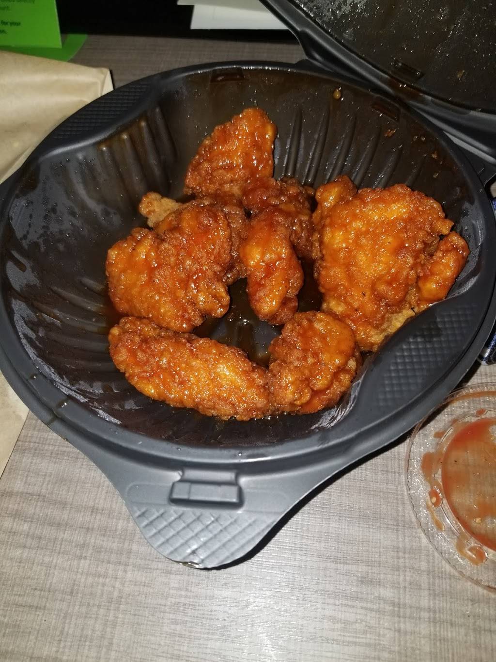 Pizza Hut | meal delivery | 1821 Pinhook Dr, Lafayette, LA 70508, USA | 3372334568 OR +1 337-233-4568