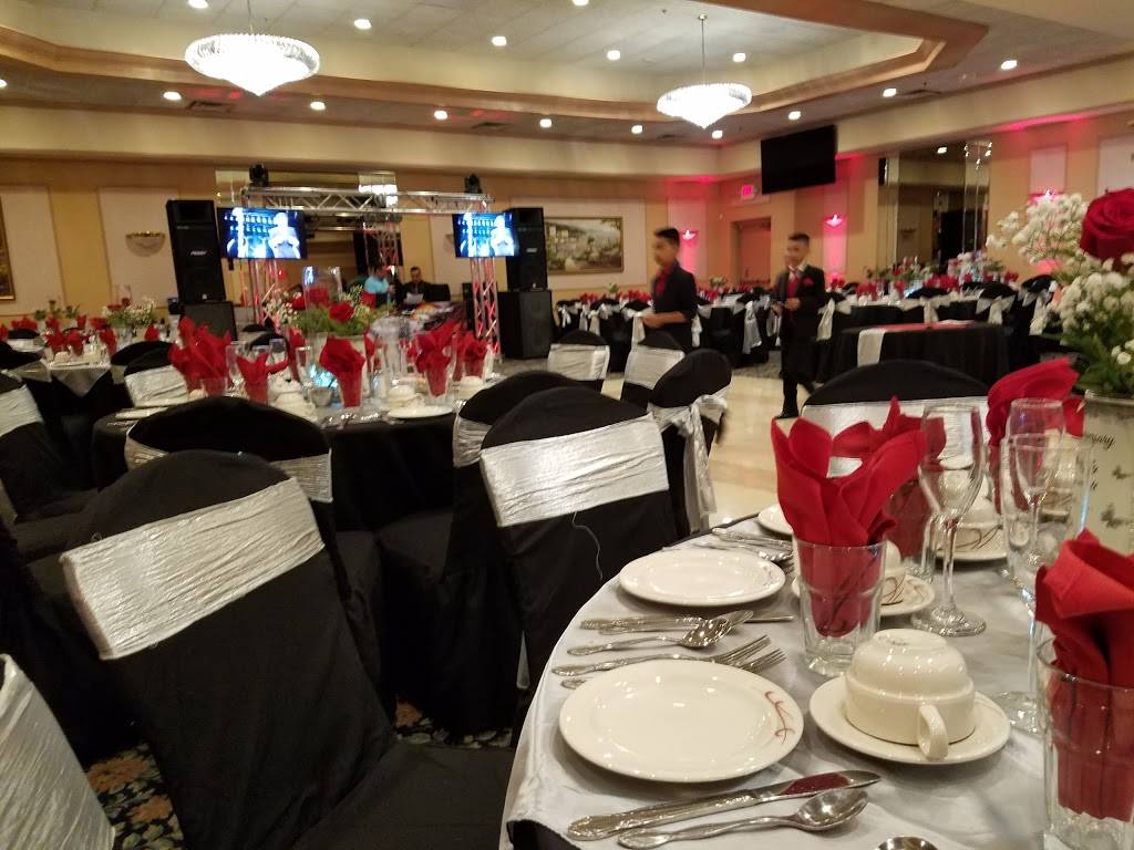 Carminas Restaurant and Banquets | restaurant | 1055 N Randall Rd, Elgin, IL 60123, USA | 8477606000 OR +1 847-760-6000