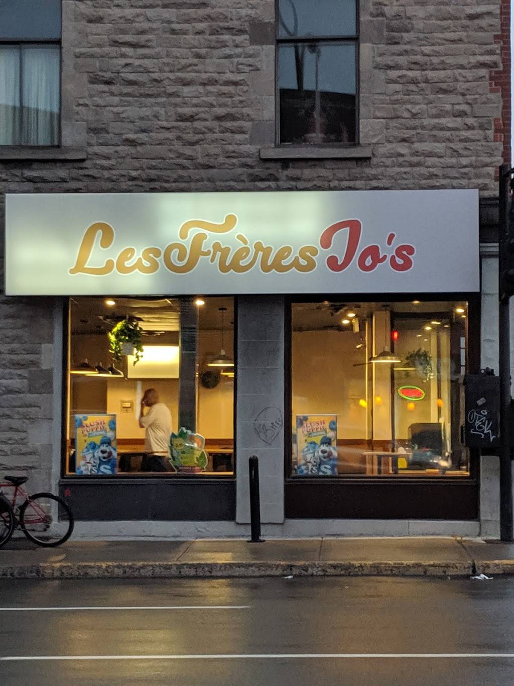 Les frères Jos | restaurant | 4103 Rue Sainte-Catherine E, Montréal, QC H1V 1X1, Canada | 4384102666 OR +1 438-410-2666