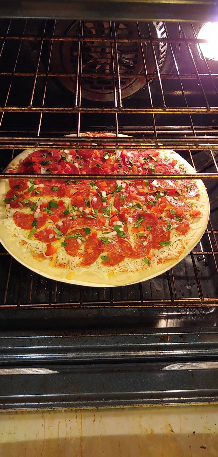 Papa Murphys Take N Bake Pizza | meal takeaway | 13295 SW Pacific Hwy, Tigard, OR 97223, USA | 5036391015 OR +1 503-639-1015