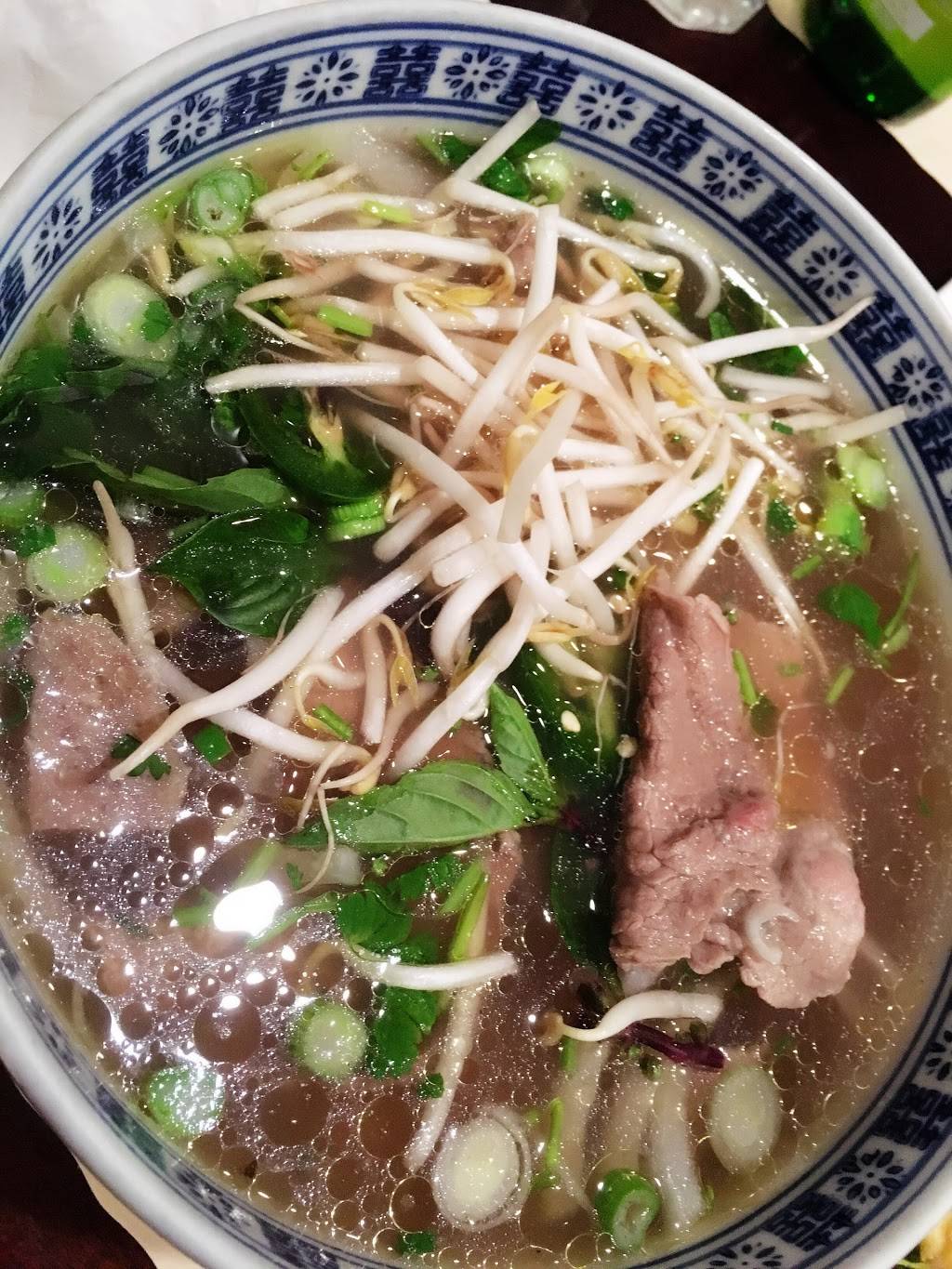 Pho Viet & Grille | restaurant | 2721, 1639 Wisconsin Ave NW, Washington, DC 20007, USA | 2023330009 OR +1 202-333-0009