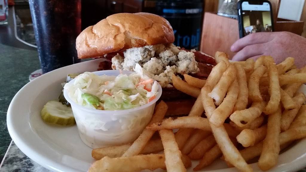 Dan & Tims Riverside | restaurant | 1010 Main Ave, Crivitz, WI 54114, USA | 7158543281 OR +1 715-854-3281
