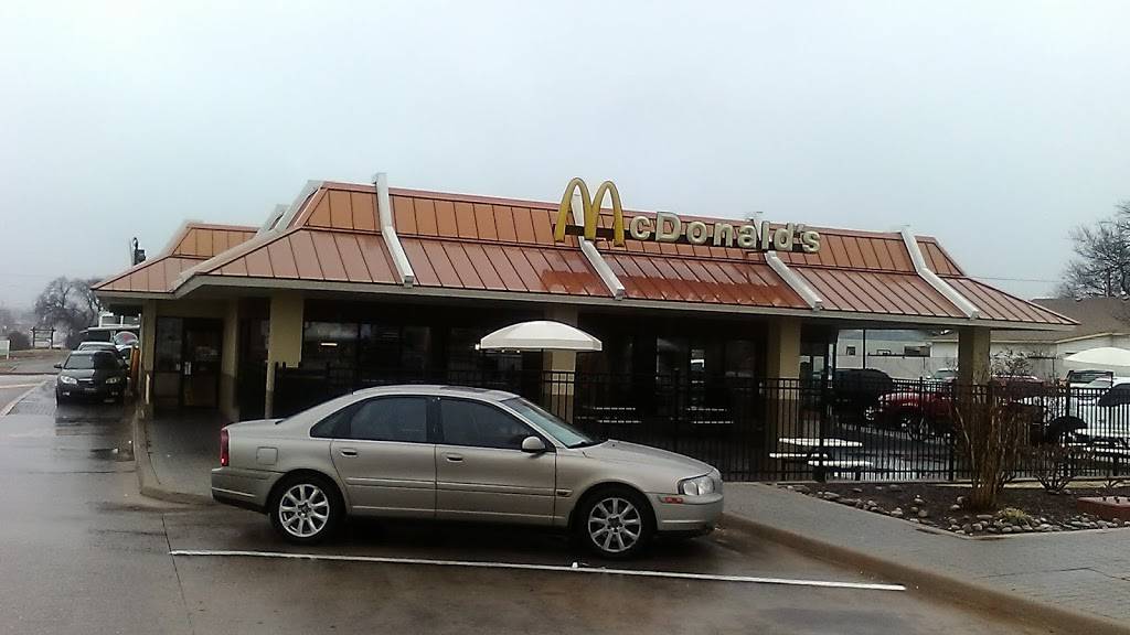 McDonald's - Cafe | 1015 SW Lee Blvd, Lawton, OK 73501, USA