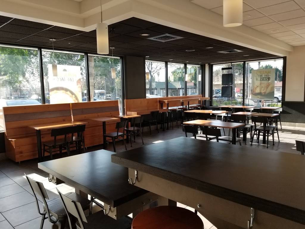 Taco Bell | meal takeaway | 1420 University Ave, Riverside, CA 92507, USA | 9516840728 OR +1 951-684-0728