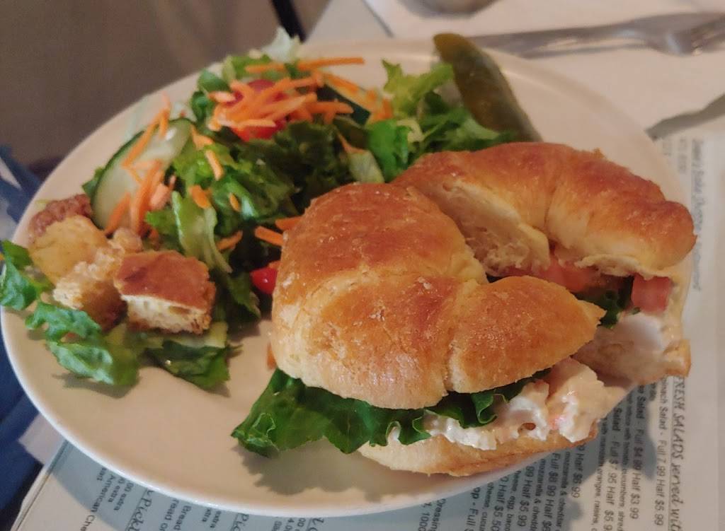 Susies Bake Shop & Restaurant | restaurant | 112 E Center St, Sikeston, MO 63801, USA | 5734718550 OR +1 573-471-8550