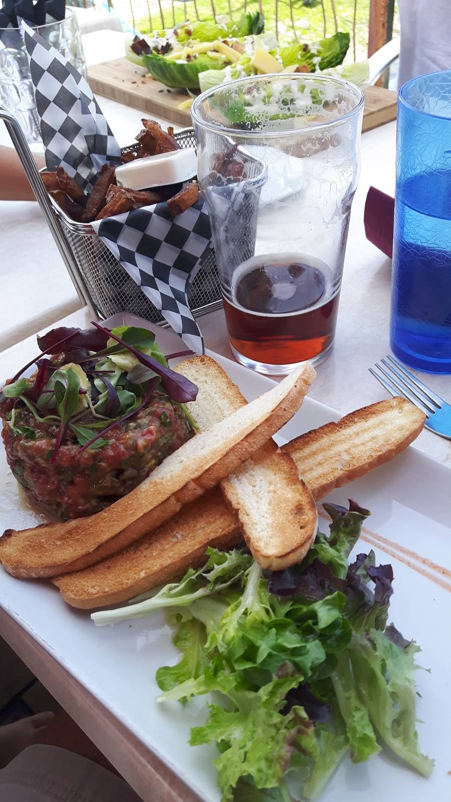 Pilsen Restaurant et Pub | restaurant | 55 Rue Main, North Hatley, QC J0B 2C0, Canada | 8198422971 OR +1 819-842-2971