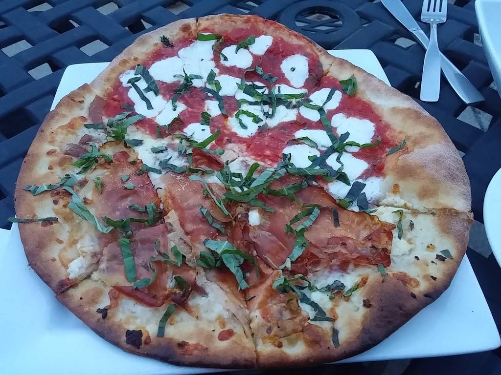 DAmicos Restaurant | restaurant | 2 Linden St, Plainville, CT 06062, USA | 8607475177 OR +1 860-747-5177