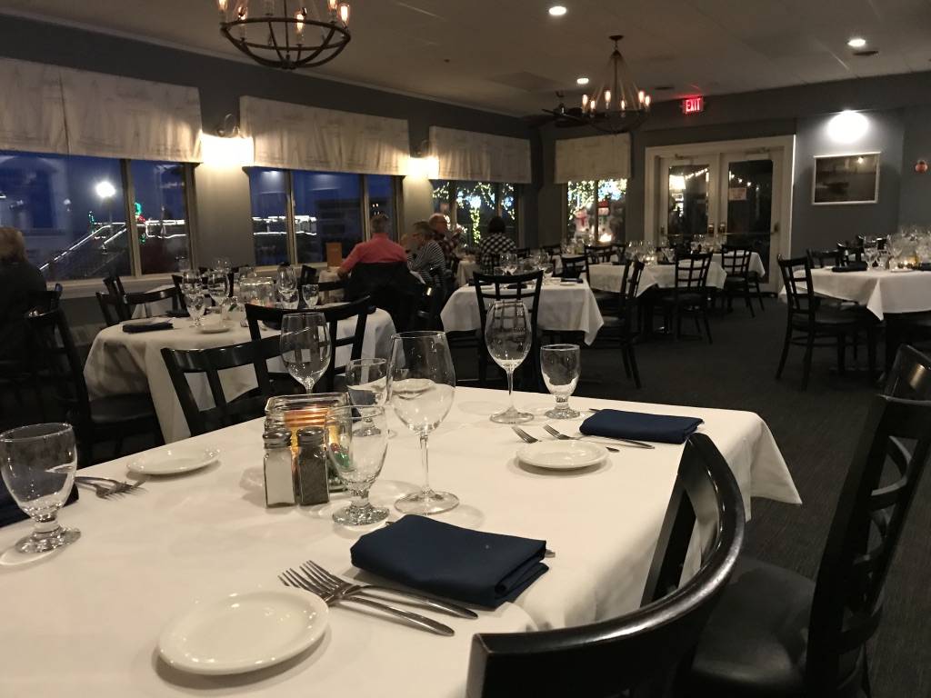 Boat Club Restaurant | restaurant | 600 E Superior St, Duluth, MN 55802, USA | 2187274880 OR +1 218-727-4880